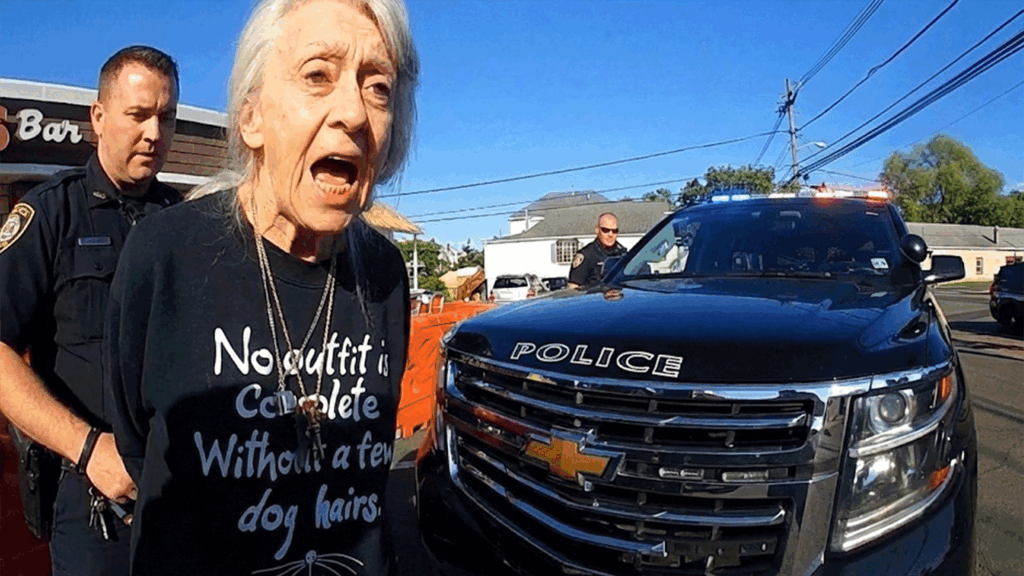 Highlands NJ DWI Arrest showing officers at the scene in front of Driftwood Liquors.