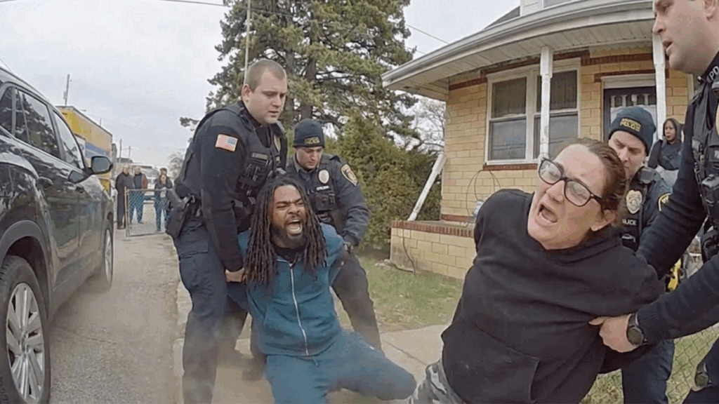 Keansburg Adverse Possession Arrest showing officers at the scene on Pineview Ave.