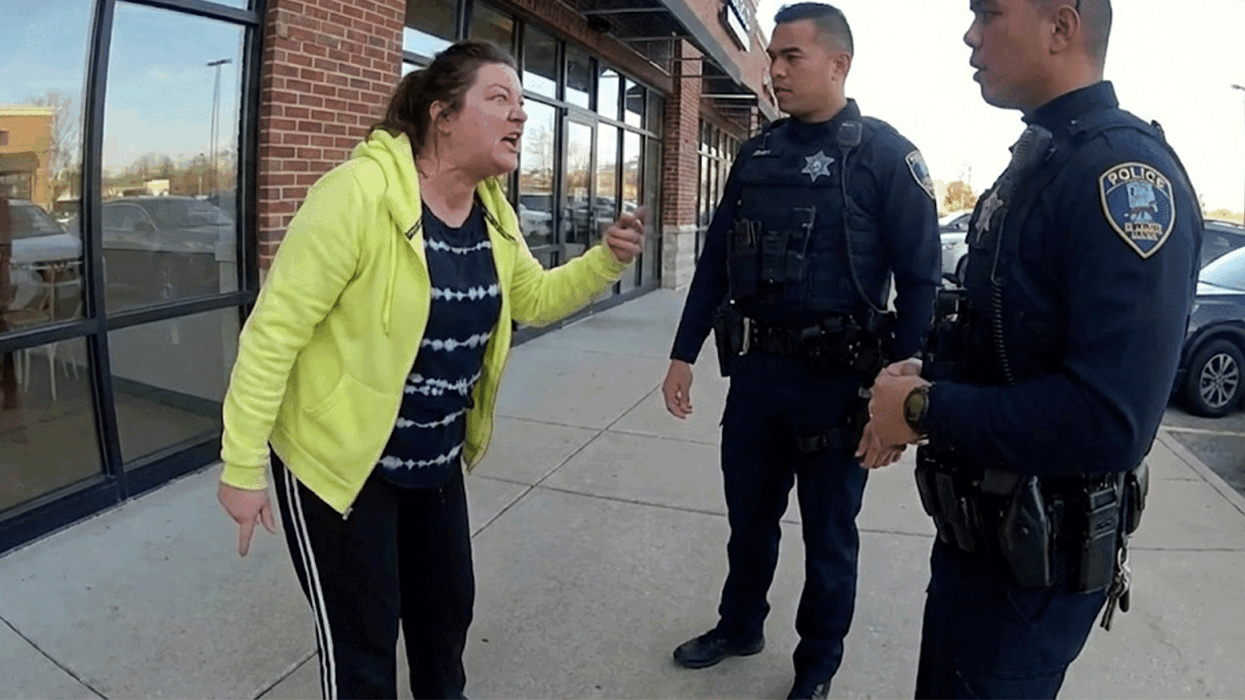 Illinois Dine and Dash Arrest showing officers at the scene.